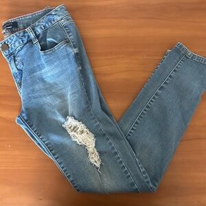 Girls BoomBoom Jean’s Jr’s size 11 denim frayed skinny jeans